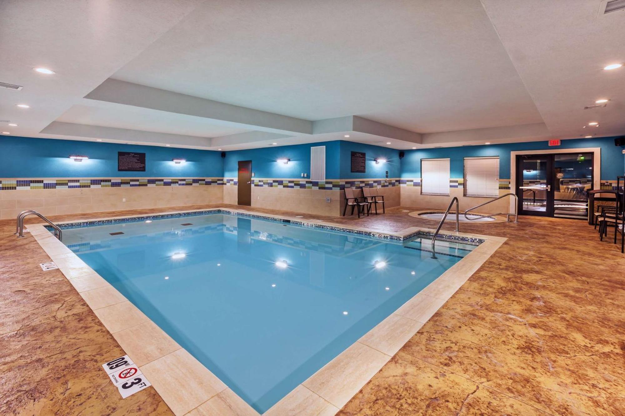 Hampton Inn & Suites Claremore Екстер'єр фото